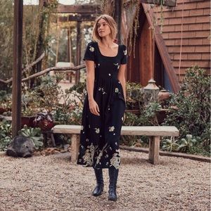 NWT Christy Dawn Scarlet Dress in Night Floral